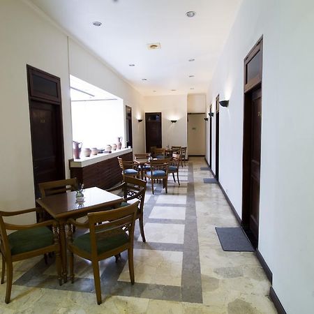 Reddoorz @ Dago Hotel Bandung Exterior photo